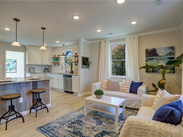 2700 Ryland Road Living room and Kitchen Countertop