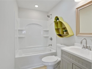 614 Downing St Bathroom