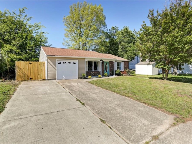 1502 Hardy Cash Drive Bedroom Front yard